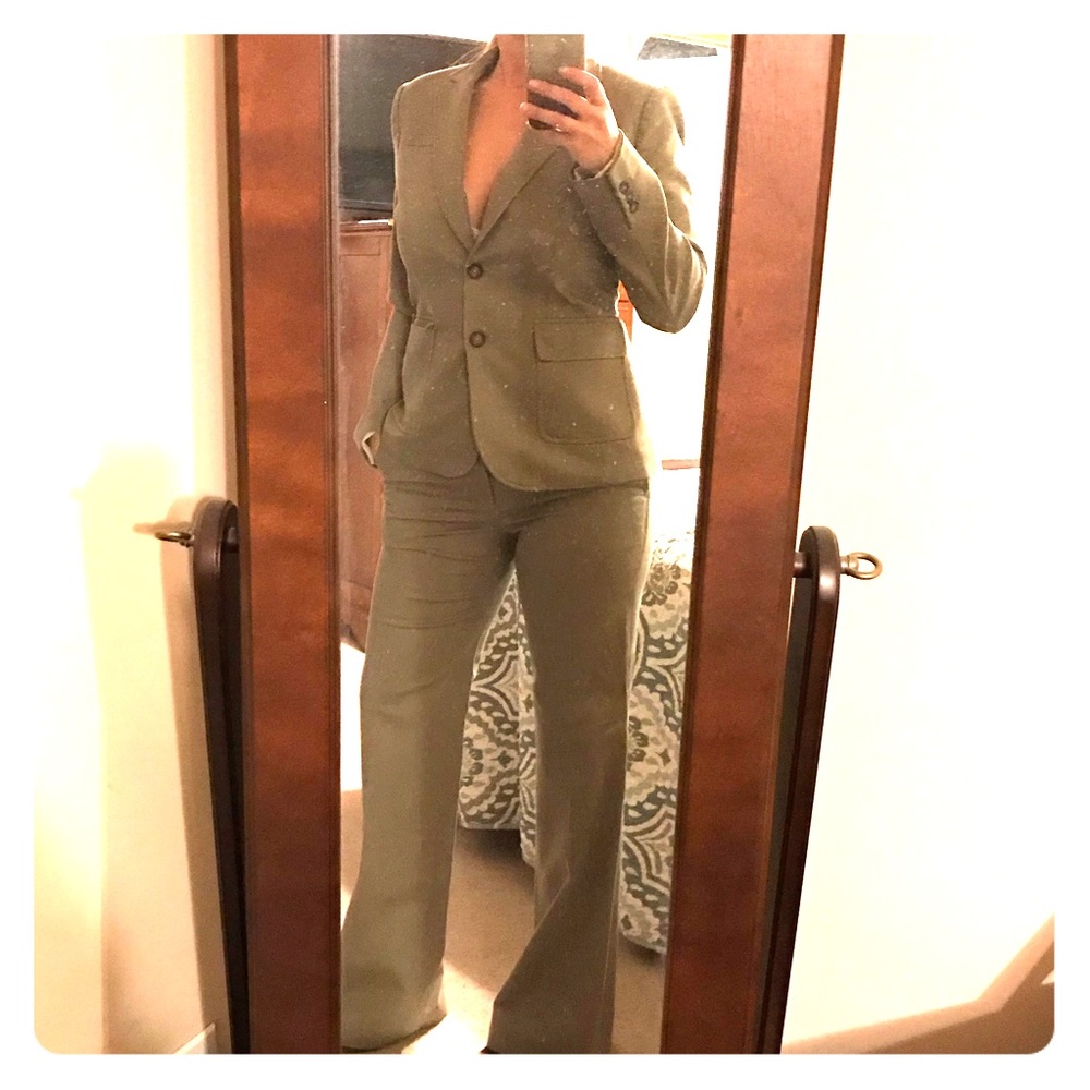 Like New Banana Republic Two Piece Suit Tan